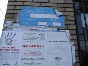 zaostali plakat Flux-a 01, izbledeo na suncu